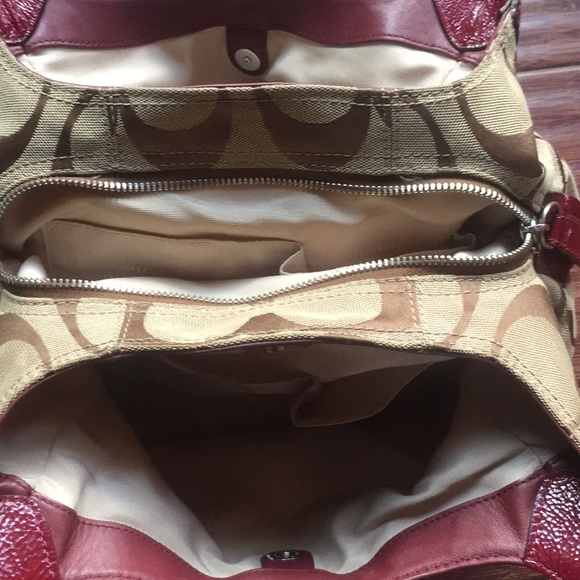 Coach Purse w/ Several Pockets - Picture 7 of 8